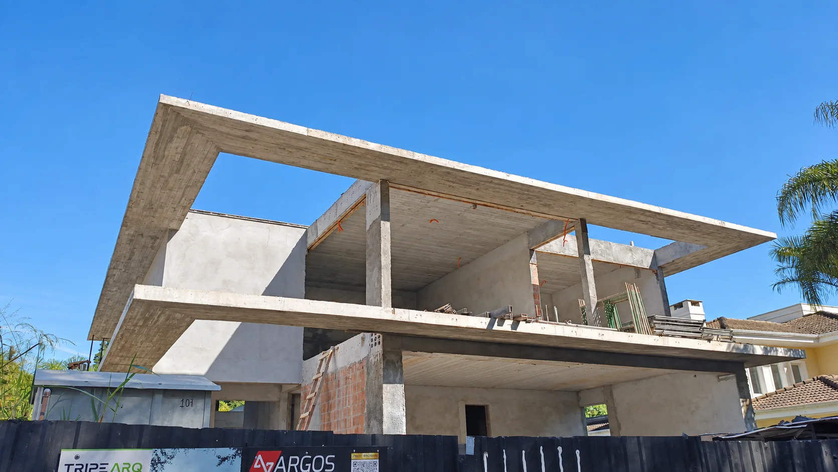 Estrutura de obra em andamento
