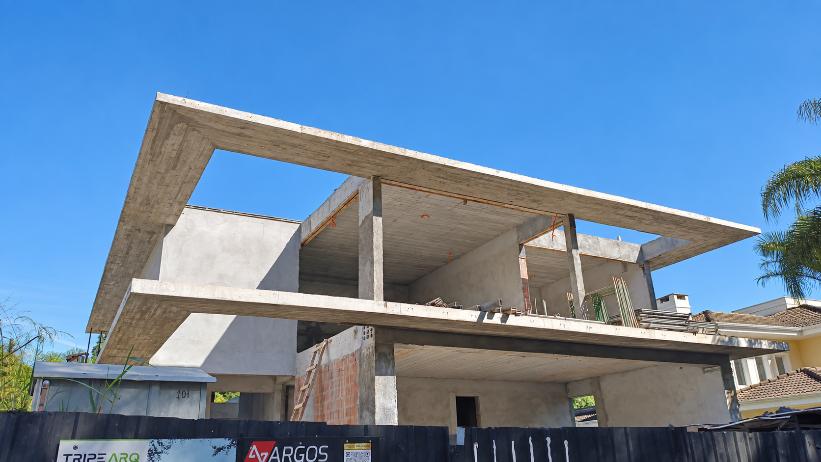 Estrutura de obra em andamento