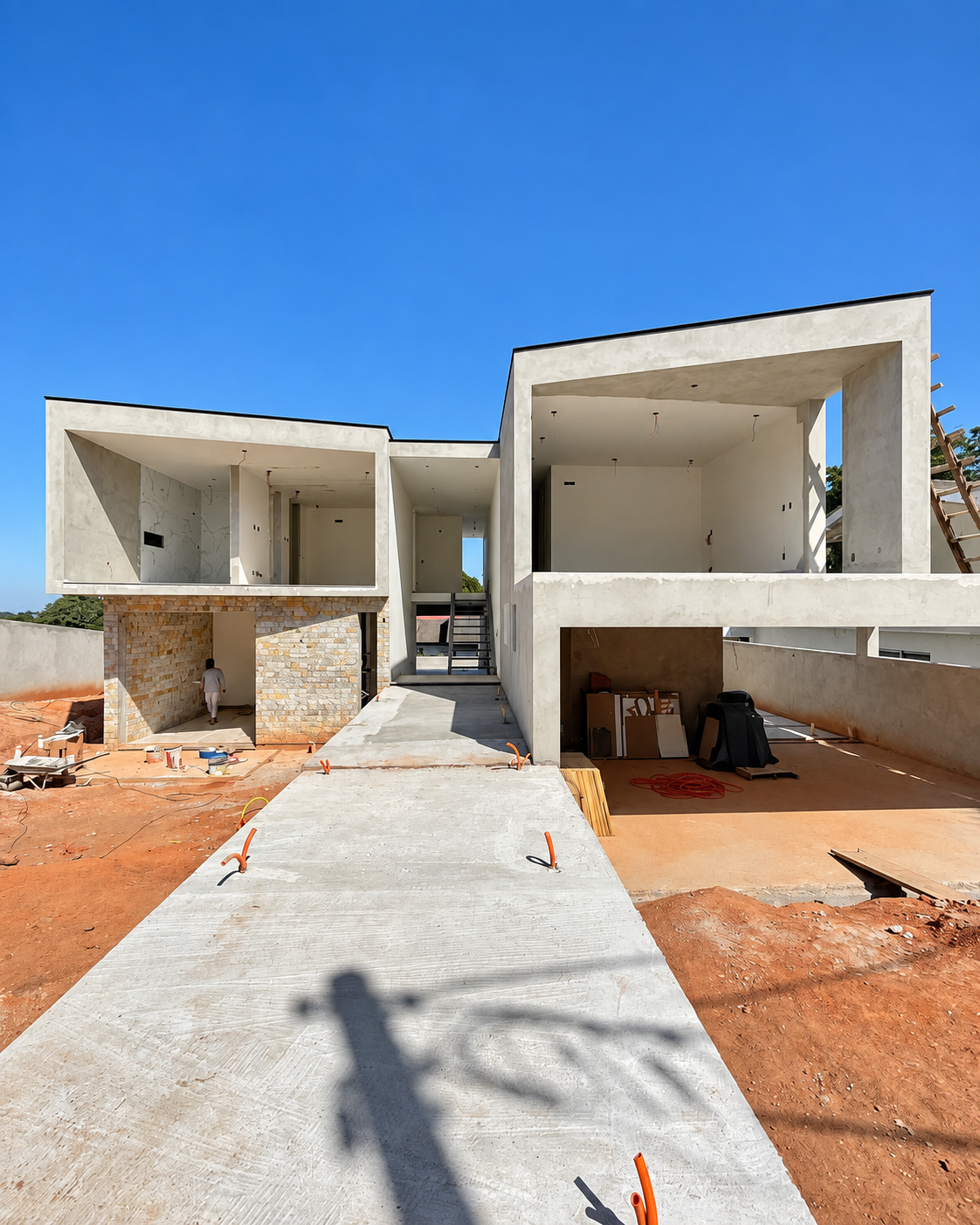 Equipe trabalhando na estrutura de uma obra