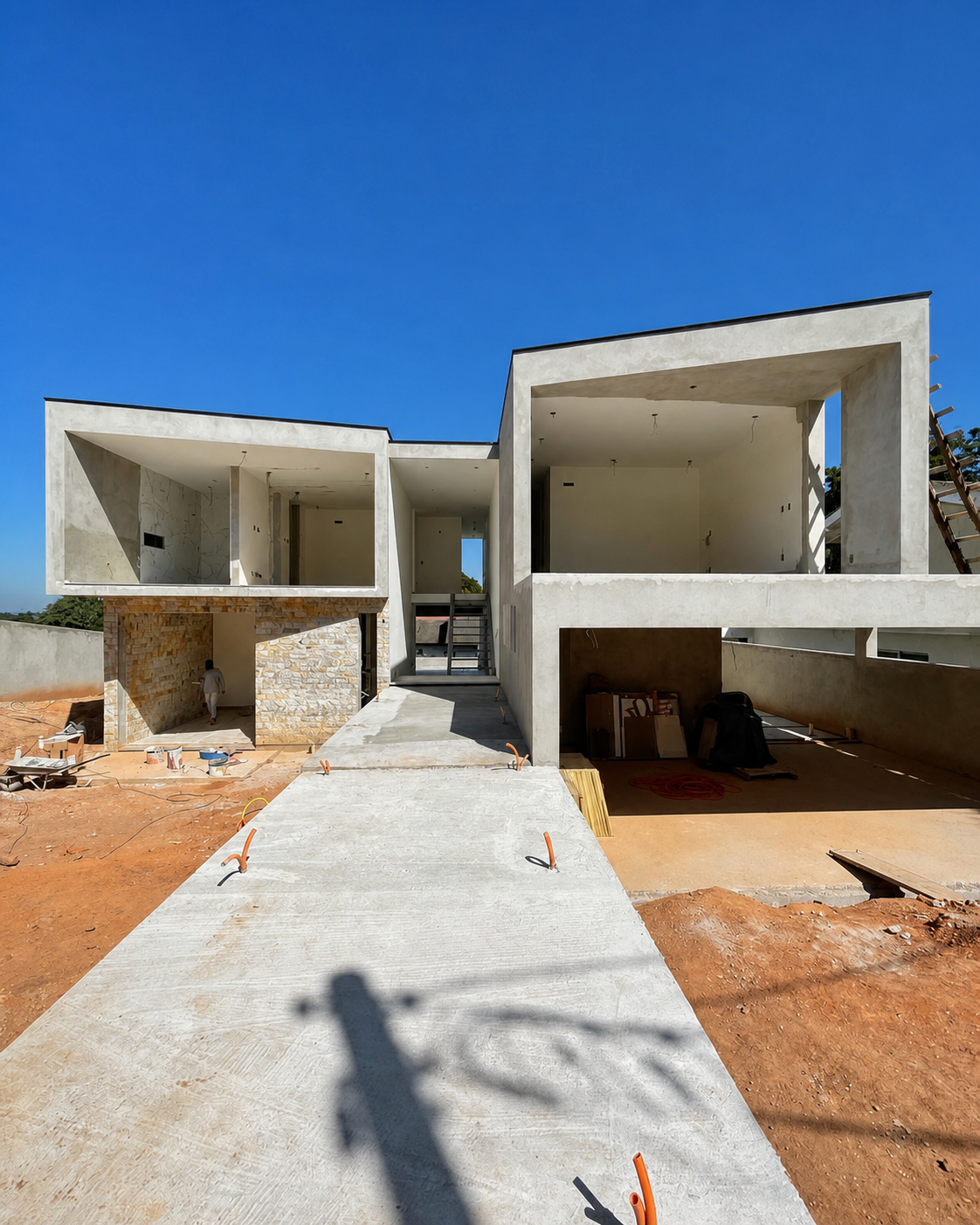 Equipe trabalhando na estrutura de uma obra